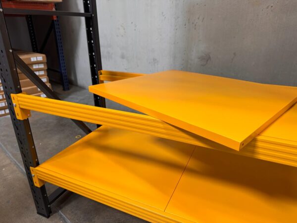 Industrial shelving unit – 1200 kg capacity